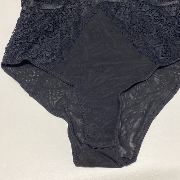 Sophie B bodysuit - Picture 2 of 7